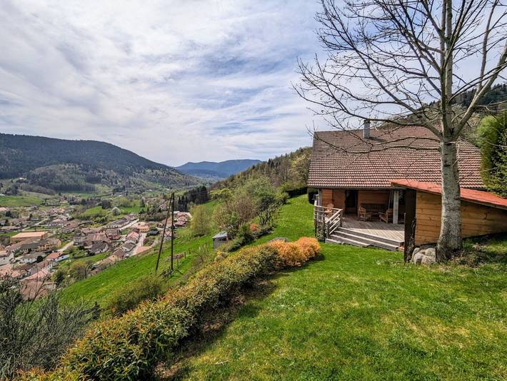 Gîte pour 10 personnes, avec jardin et terrasse, animaux acceptés