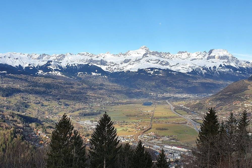 Apartamento entero, St Gervais les Bains, on the heights, magnificent view, apartment sleeps 12 in Saint-Gervais-les-Bains, Pays du Mont-Blanc