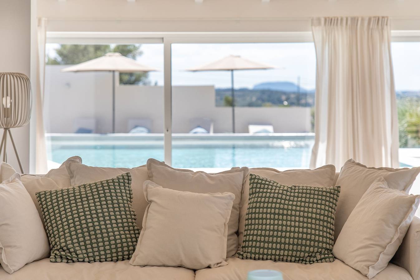 Casa Vacacional 'Luxury Finca Es Moli Pool Tennis' con Vista a la Montaña, Wi-Fi y Aire Acondicionado in Ariany, Interior de Mallorca