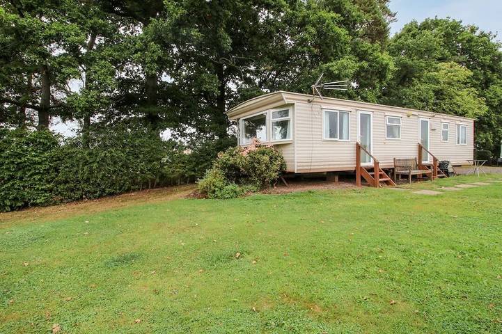 Static caravan for 4 people in Shropshire