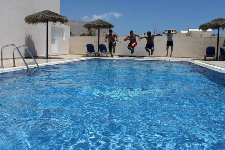 Appart’hôtel pour 2 personnes, avec Balcon et Terrasse ainsi que Jardin et Piscine