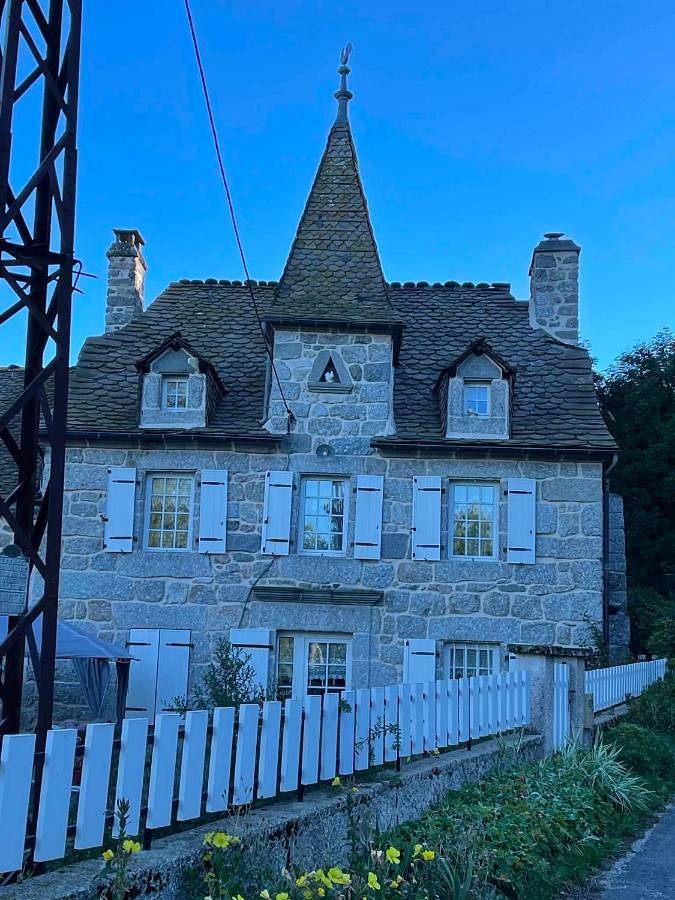 Maison familiale de 1800 entièrement rénovée in Serverette, Région de Mende