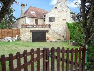 Gîte pour 6 personnes, avec piscine et terrasse, animaux acceptés à Lavercantière