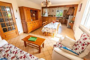 Gîte pour 4 personnes, avec jardin à Le Recoux