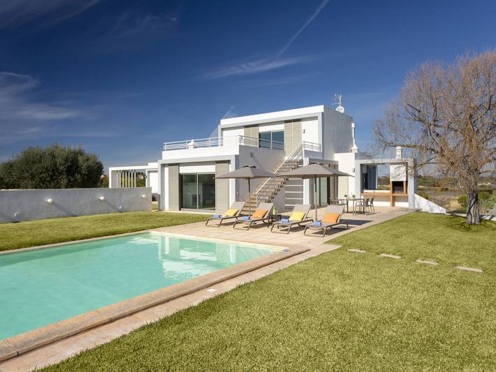 Apartamento para 12 personas, con piscina y terraza además de vistas y jardín, Se admiten mascotas en Porches