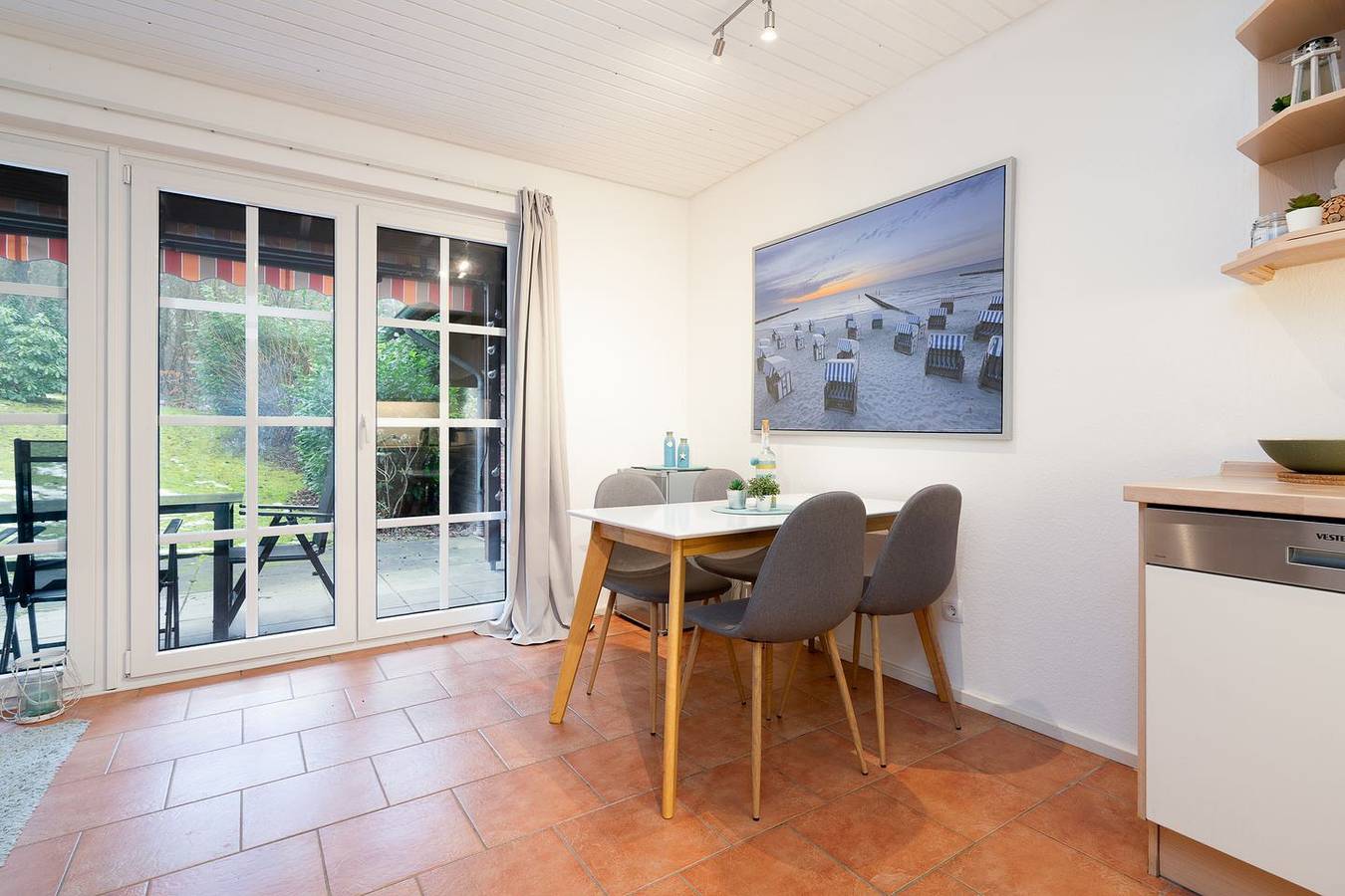 Ganze Wohnung, Gemütliche Ferienwohnung mit Terrasse am See in Scharbeutz-Klingberg in Pönitzer See, Scharbeutz