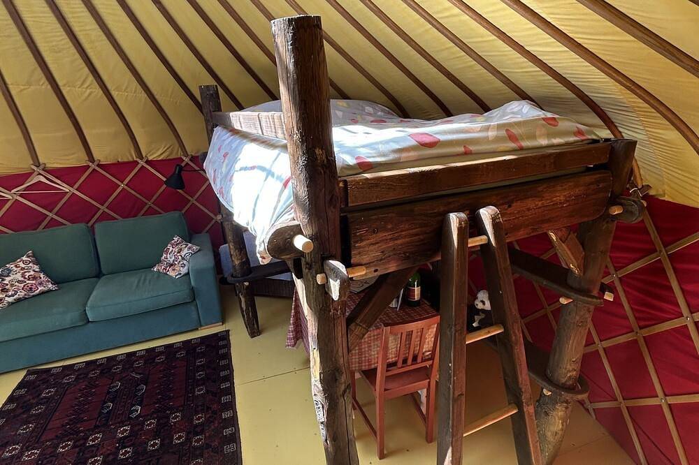 Cai Yurt bespoke yurt with Outdoor Shower in Herefordshire