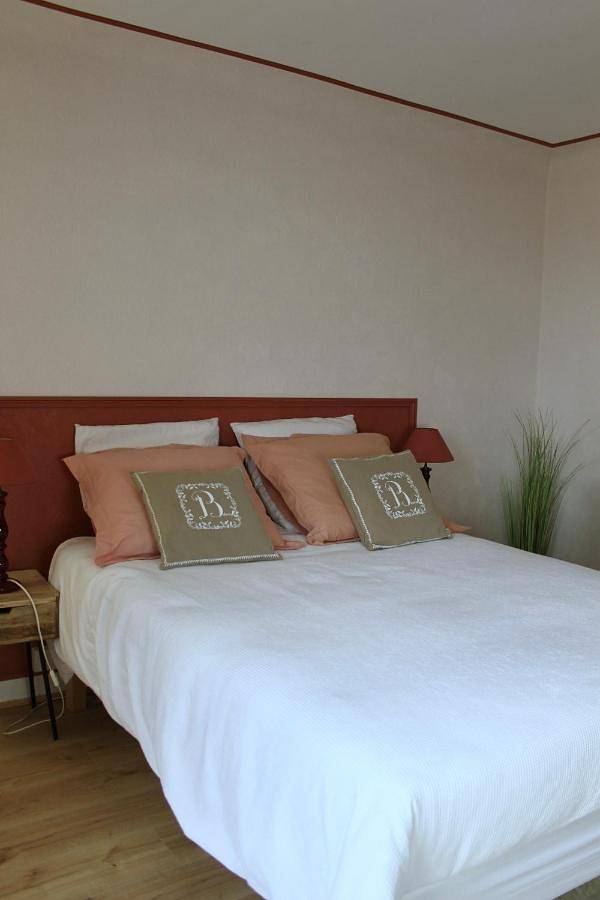 Double Room in Aincourt, Parc naturel régional du Vexin Français