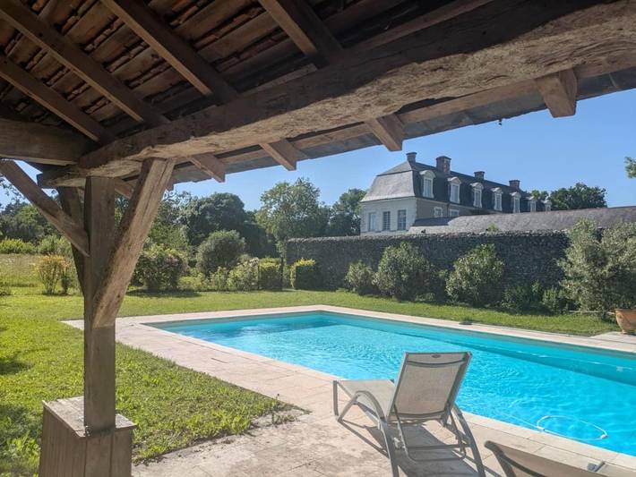 Location de vacances pour 6 personnes, avec Piscine à Noyant