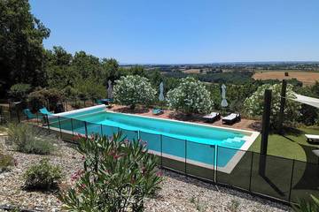 Location de vacances pour 6 personnes, avec jardin à Carlus