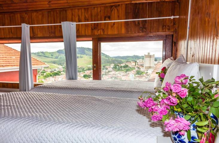 Pousadas para 2 pessoas, com jardim e piscina e ainda sauna em Paraisópolis