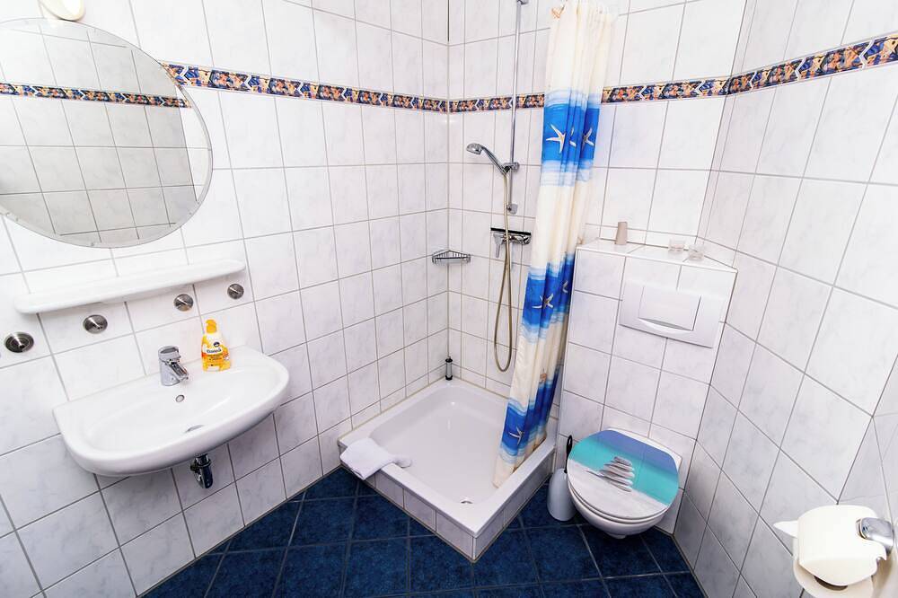 Ganze Wohnung, Gemütliche Ferienwohnung mit Südbalkon und Seeblick in Spalt, Fränkisches Seenland