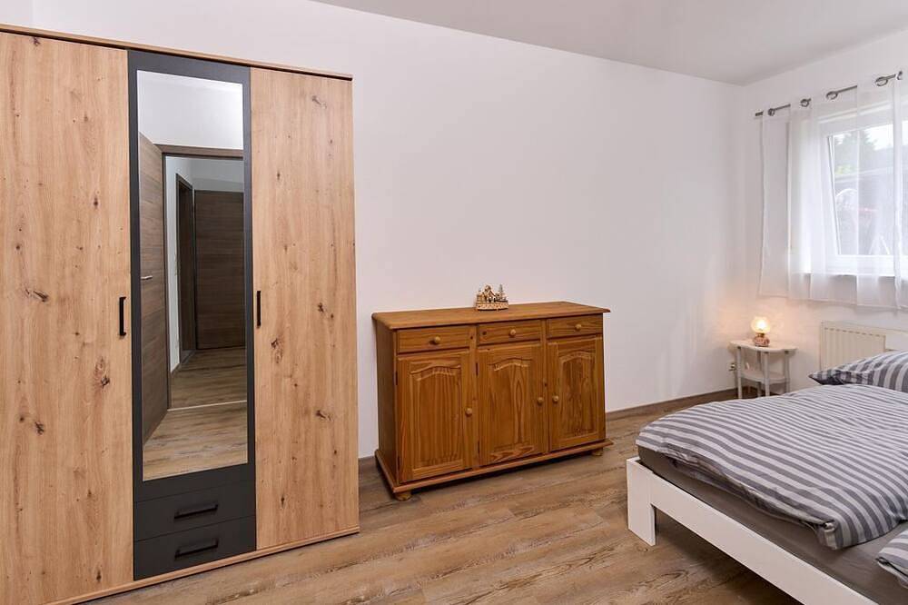 Ganze Wohnung, Ferienwohnung Buks - 2-Bett-Ferienwohnung Bad/Wc, bis 3 Personen in Mehren, Vulkaneifel