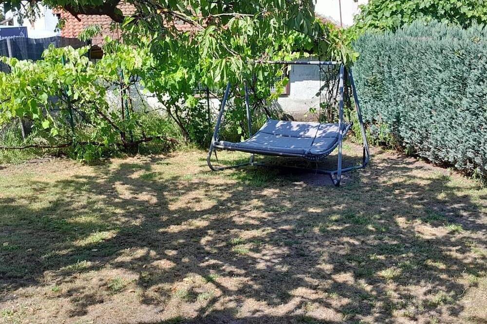Kleines Gästehaus - Tiny House mit Pool und Garten in Groß-Gerau, Rheingau