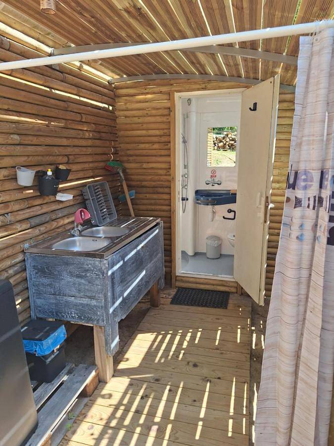 Location de vacances pour 6 personnes, avec jardin et terrasse ainsi que vue et piscine à Saint-Jean-Saint-Germain - 2