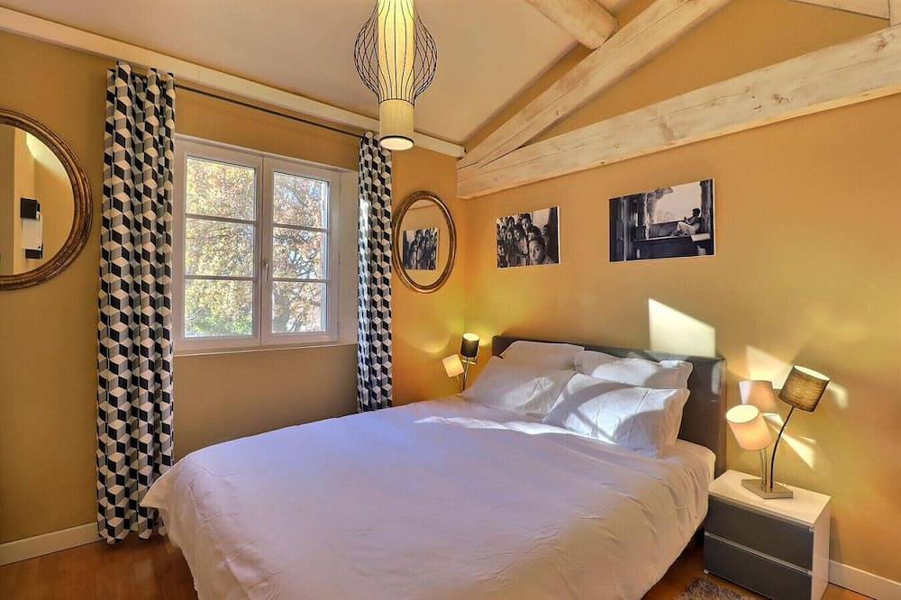 Charming Provence Retreat: Pool & Spa in Saint-Cannat, Region de Aix-en-Provence