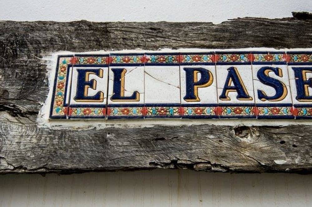 Beautiful Penthouse with Jacuzzi and views of Lake La Viñuela in Alcaucín, Málaga Province