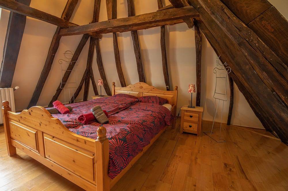 Relájese y disfrute de la antigua cabaña de piedra con piscina climatizada. in Rouffignac-Saint-Cernin-de-Reilhac, Périgord Noir