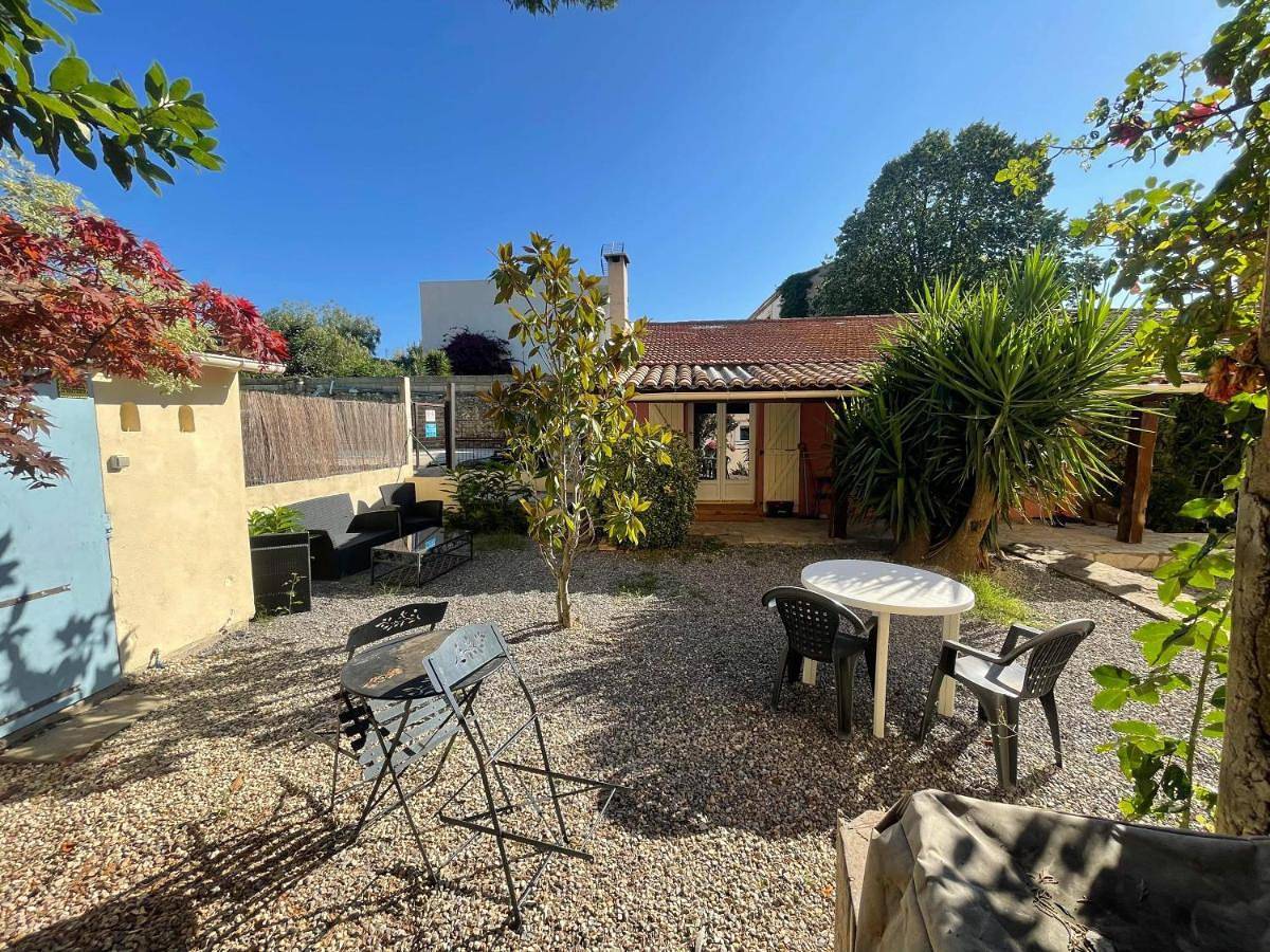 Appartement entier, Velezia Guesthouse in Roujan, Côte méditerranéenne (France)