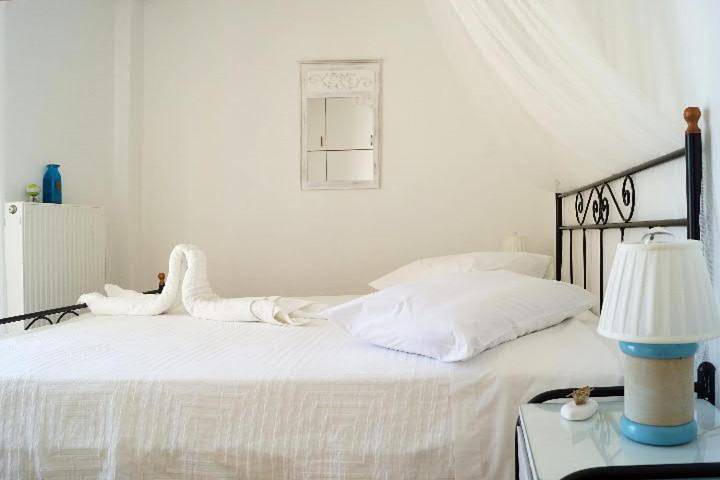 Gîte pour 4 personnes, avec Balcon ainsi que Terrasse et Vue dans Kamarès - 3