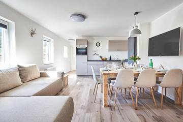 Ferienwohnung für 5 Personen, mit Ausblick und Garten in Neuastenberg