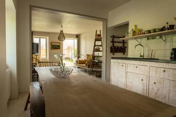 Gîte pour 6 personnes, avec jardin et piscine, animaux acceptés à Bourg