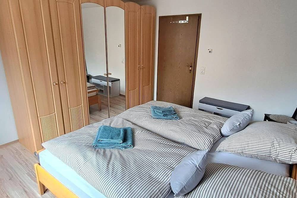 Ganze Wohnung, Ferienwohnung Engels - Neue Allergiker-Ferienwohnung mit Terrasse im Ww in Altenkirchen & Umgebung