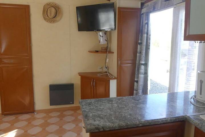 Camping pour 8 personnes, avec vue sur le lac ainsi que terrasse et jardin, animaux acceptés dans Vallée de la Loire - 4