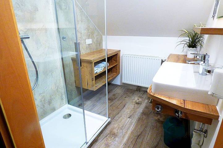 Ganze Wohnung, Balkonwohnung B - gemütlich neu renoviert Seeblick in Mörbisch am See, Leithaberg