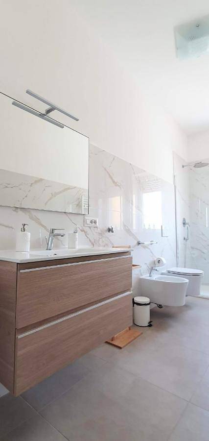 Appartement entier, Two-Bedroom Deluxe Apartment with Balcony in Irsina, Province de Matera