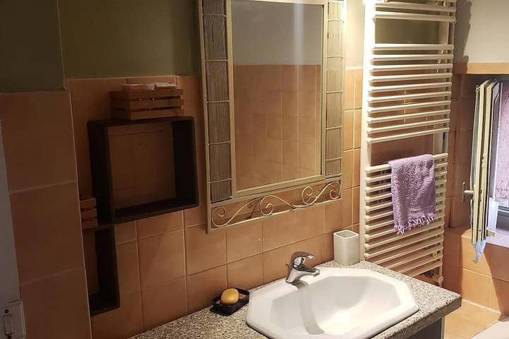 Gîte pour 4 personnes à Thizy-les-Bourgs - 3