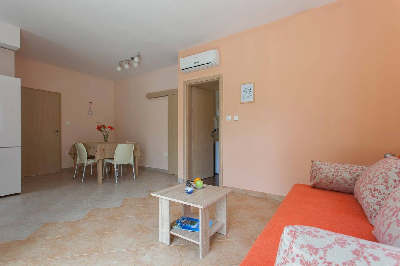 Apartamento vacacional entero, Holiday apartment "Dinka" with terrace in Biograd na Moru, Region de Zadar