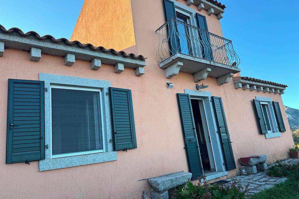Villa Cunconi: A unique panorama between the mountains and the sea in Calangianus, Olbia-Tempio