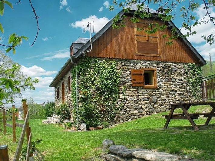 Gîte pour 4 personnes, avec jardin, animaux acceptés à Saint-Pastous