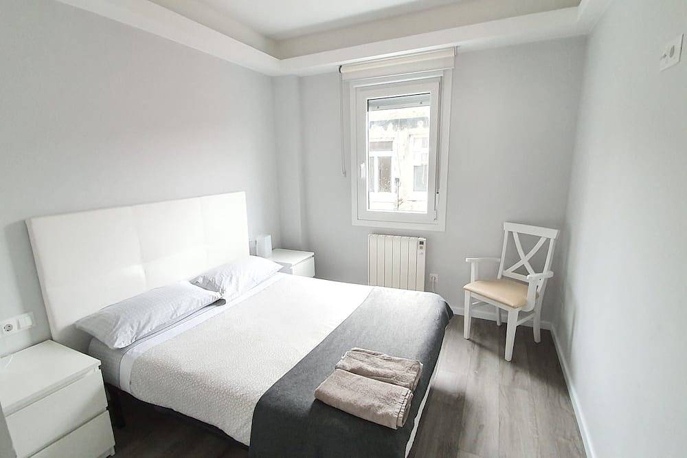 Entire apartment, Fantastic 3 bedroom duplex with terrace. Wifi included. Smart Tv in La Coruña, Galician Coast