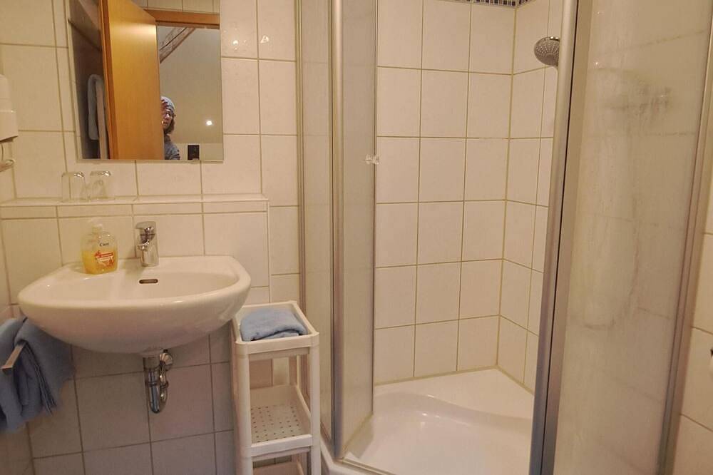 Ganze Wohnung, Appartementzimmer Nr. 8 in Neuötting, Landkreis Altötting
