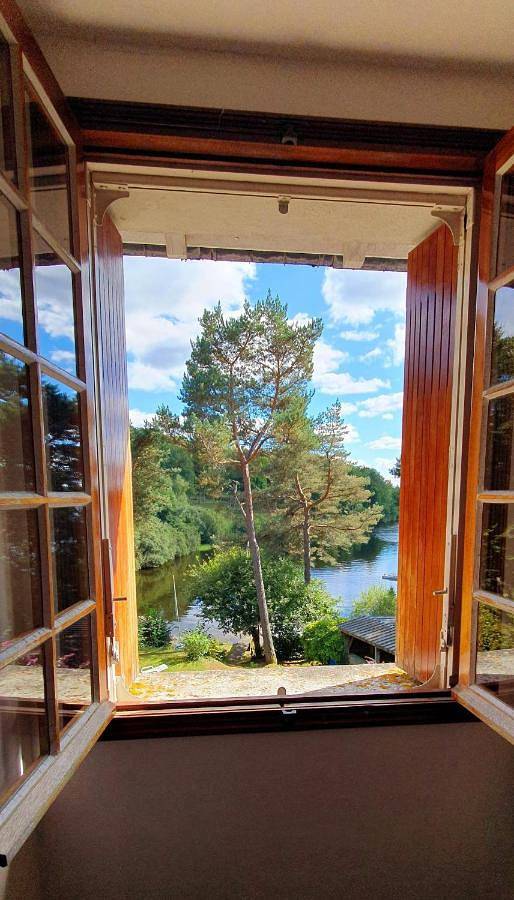 Gîte pour 6 personnes, avec terrasse ainsi que vue et vue sur le lac à Liginiac - 2