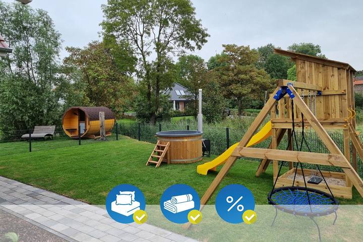 Ferienhaus für 10 Personen, mit Balkon und Balkon/Terrasse sowie Whirlpool und Terrasse