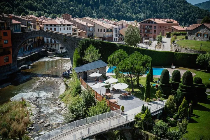 Hotel for 10 people, with garden - 1