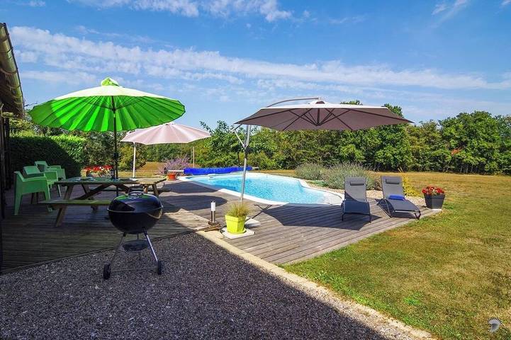 Gîte pour 4 personnes, avec Piscine à Saint-Geyrac