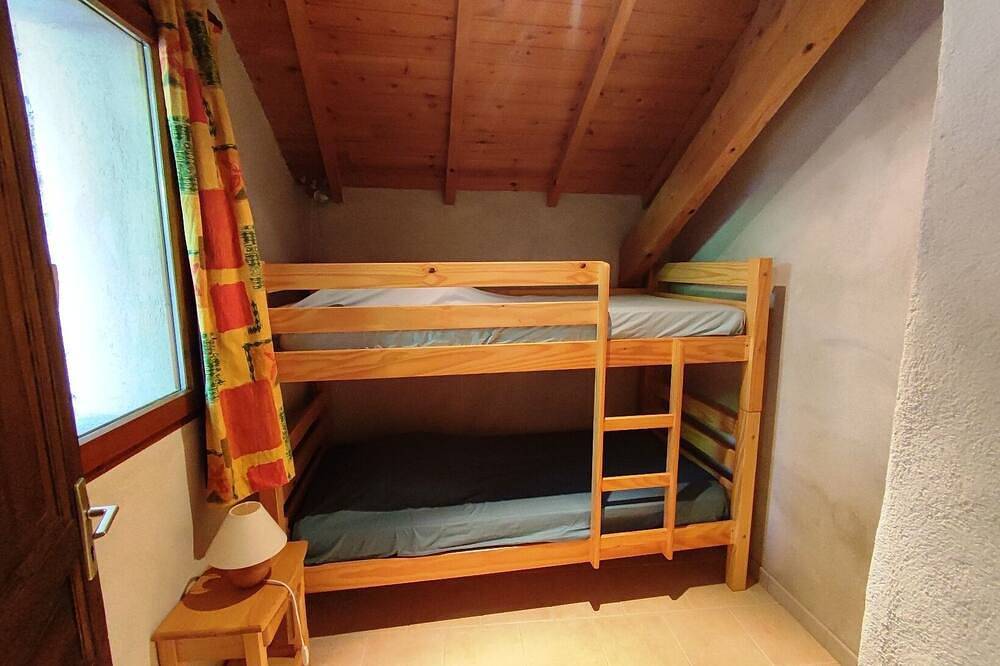 Chalet 5 bd/12 p. Hautes-Alpes, lake, ski, mountain, sauna and wood fire in Puy-Sanières, Parc national des Écrins