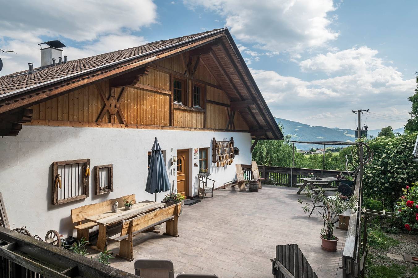 Ganze Wohnung, Ferienwohnung "Woehrmannhof Birnblüte" mit Bergblick, Gemeinschaftsgarten und Wlan in Tschiffnon, Feldthurns