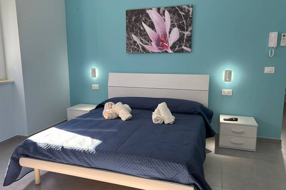 Entire apartment, Cozy and modern apartment a stone's throw from the sea in Paola, Tyrrhenian Coast Kalabria