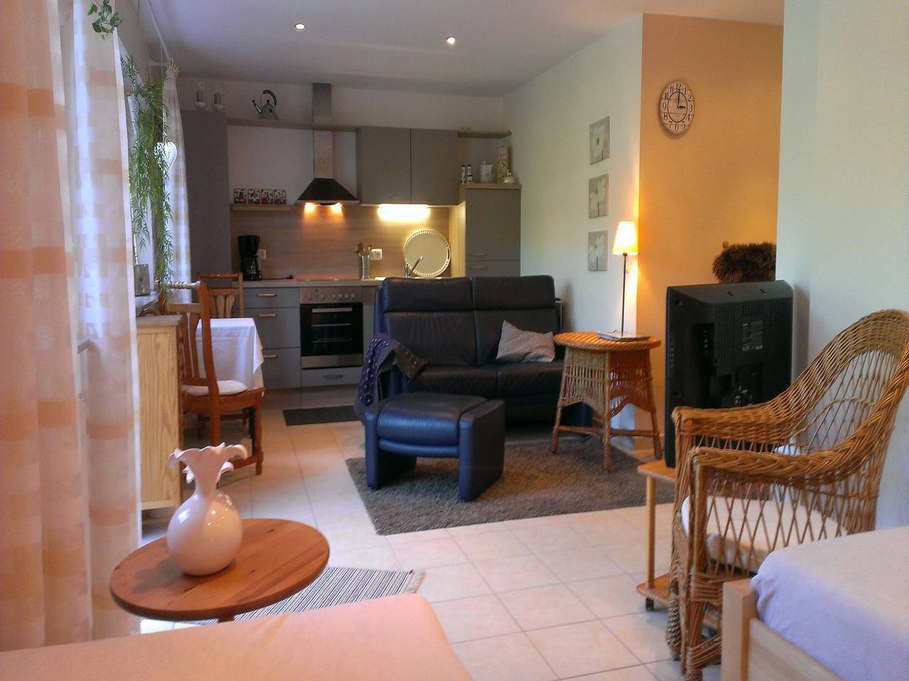 Entire studio, Holiday Apartment 'Schwanbergblick' in Mainbernheim, Franconian Wine Country