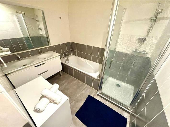 Location de vacances pour 10 personnes, avec terrasse et jardin à Urcuit - 4