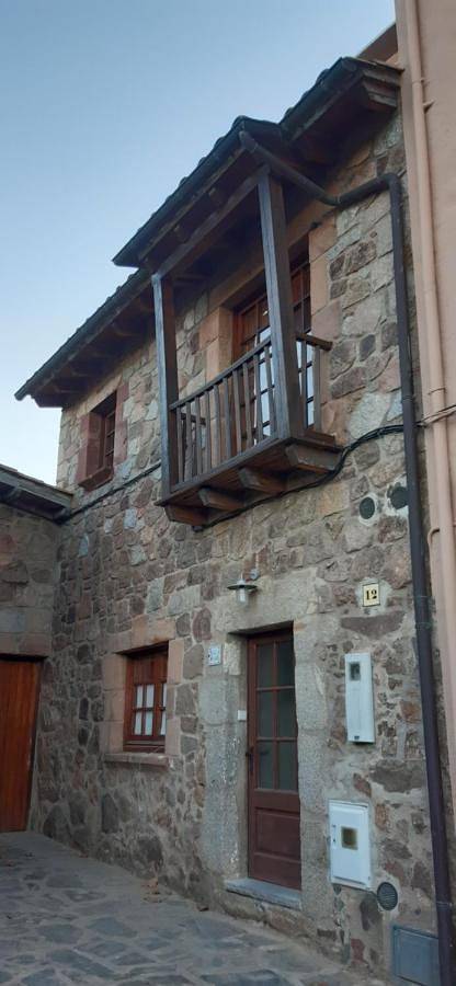 Apartamento para 5 personas, con balcón en Osona