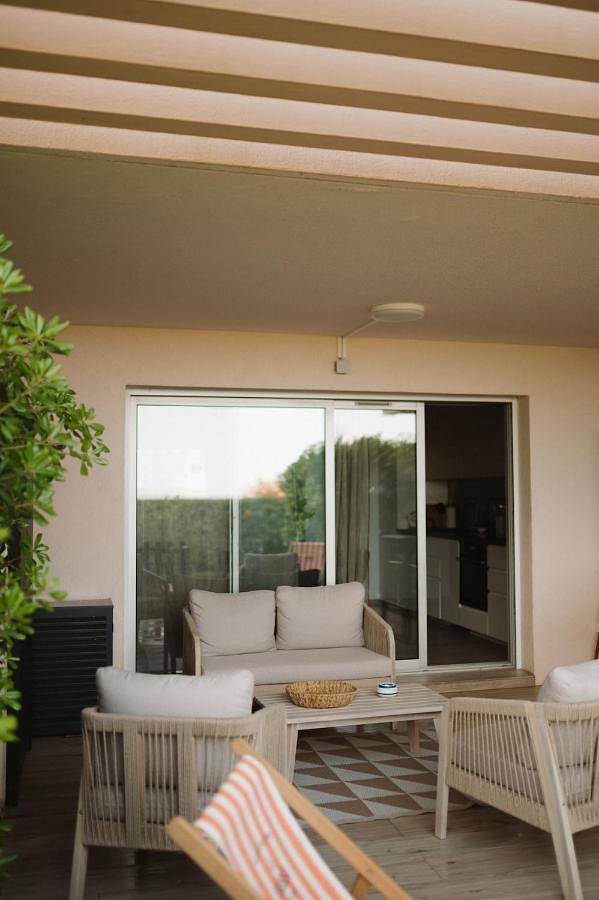 Gîte pour 4 personnes, avec terrasse et vue dans Plage de la Pierre au Tambour - 3