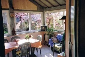 Gîte pour 8 personnes, avec jardin et terrasse, animaux acceptés à Gagnac-sur-Cère