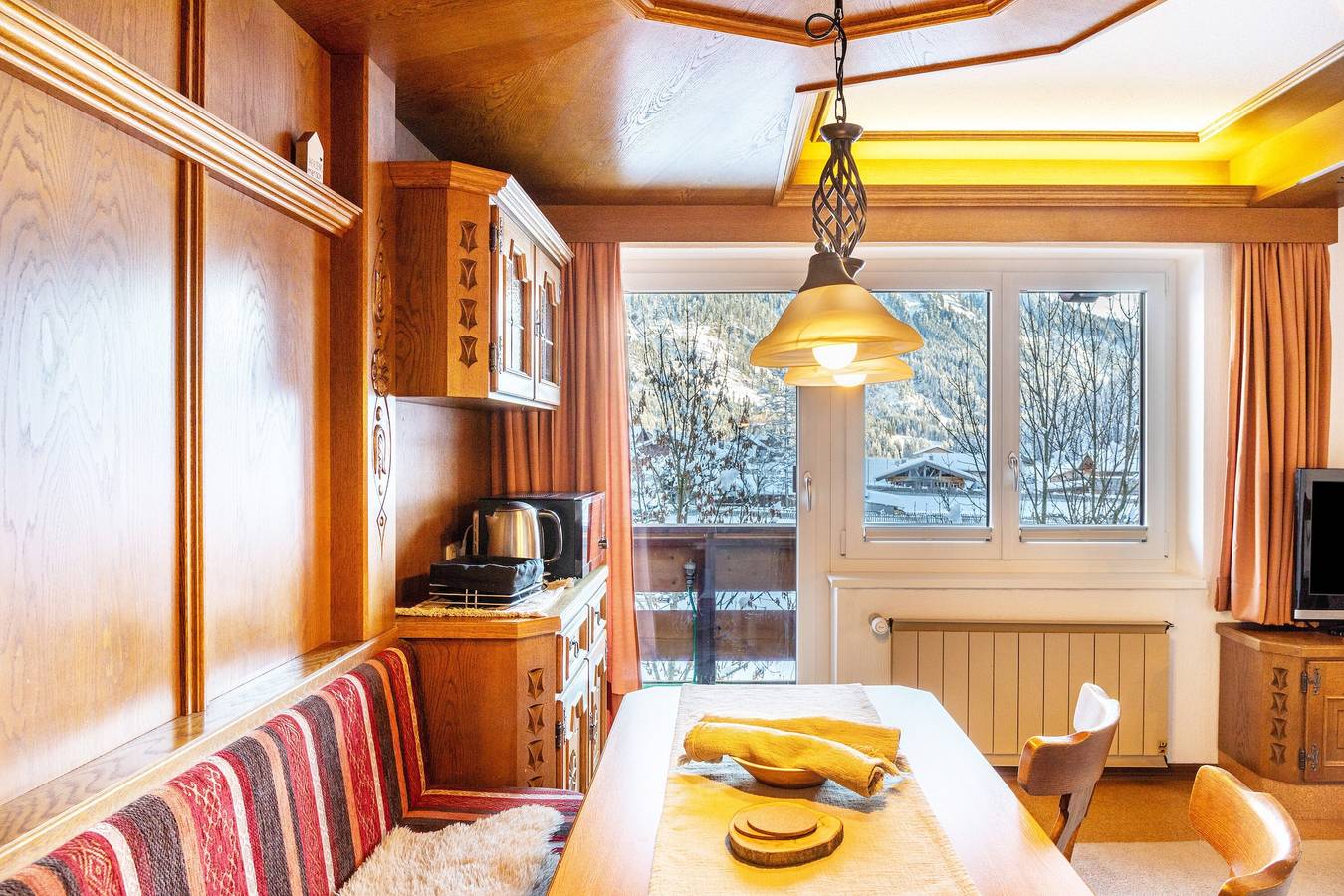 Ganze Wohnung, Apartment 'Schneidspitze - 18' mit Bergblick, privatem Balkon und wlan in Nesselwängle, Außerfern