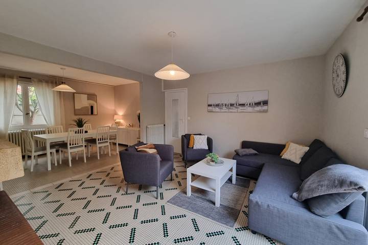 Location de vacances pour 10 personnes, avec terrasse et jardin, adapté aux familles dans Port d'Arcachon - 2